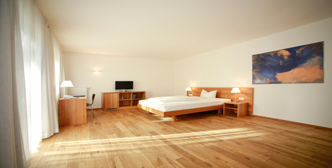Modern and spacious rooms in the conference hotel in Bad Aibling