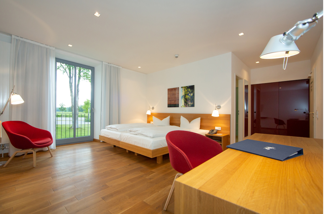 Modern and spacious rooms in the conference hotel in Bad Aibling