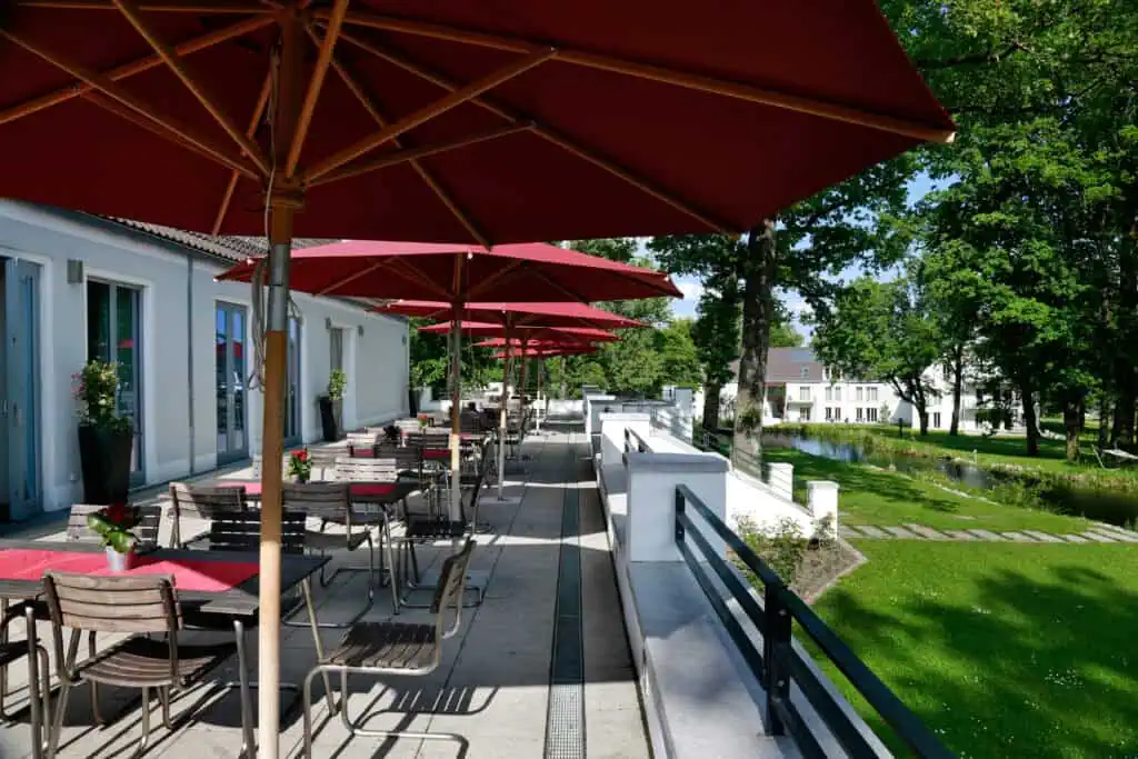 B&O Parkhotel Terrasse nicht eingedeckt